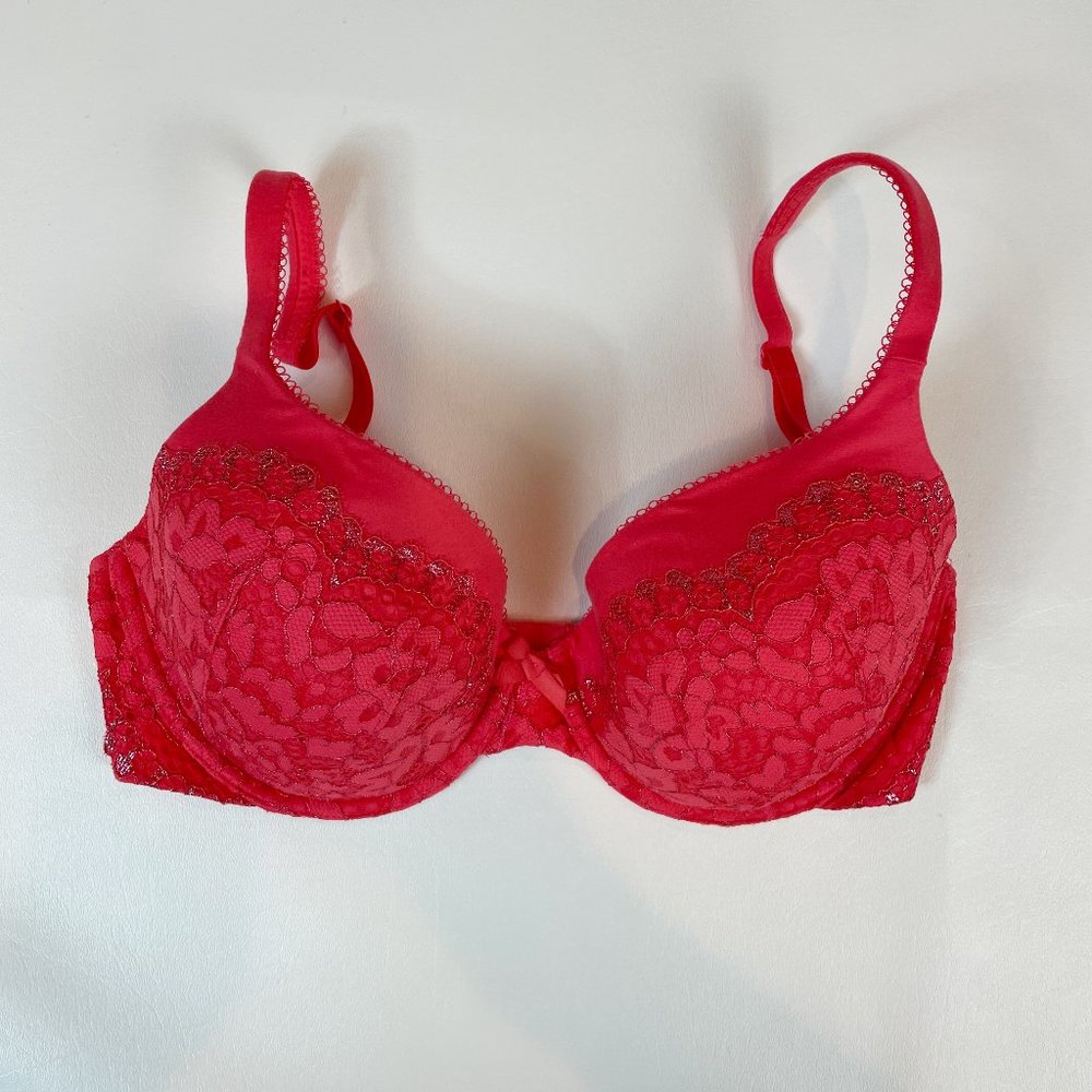 NWOT Victoria's Secret Bra 32DD Body by Victoria Lined Perfect Coverage Lace